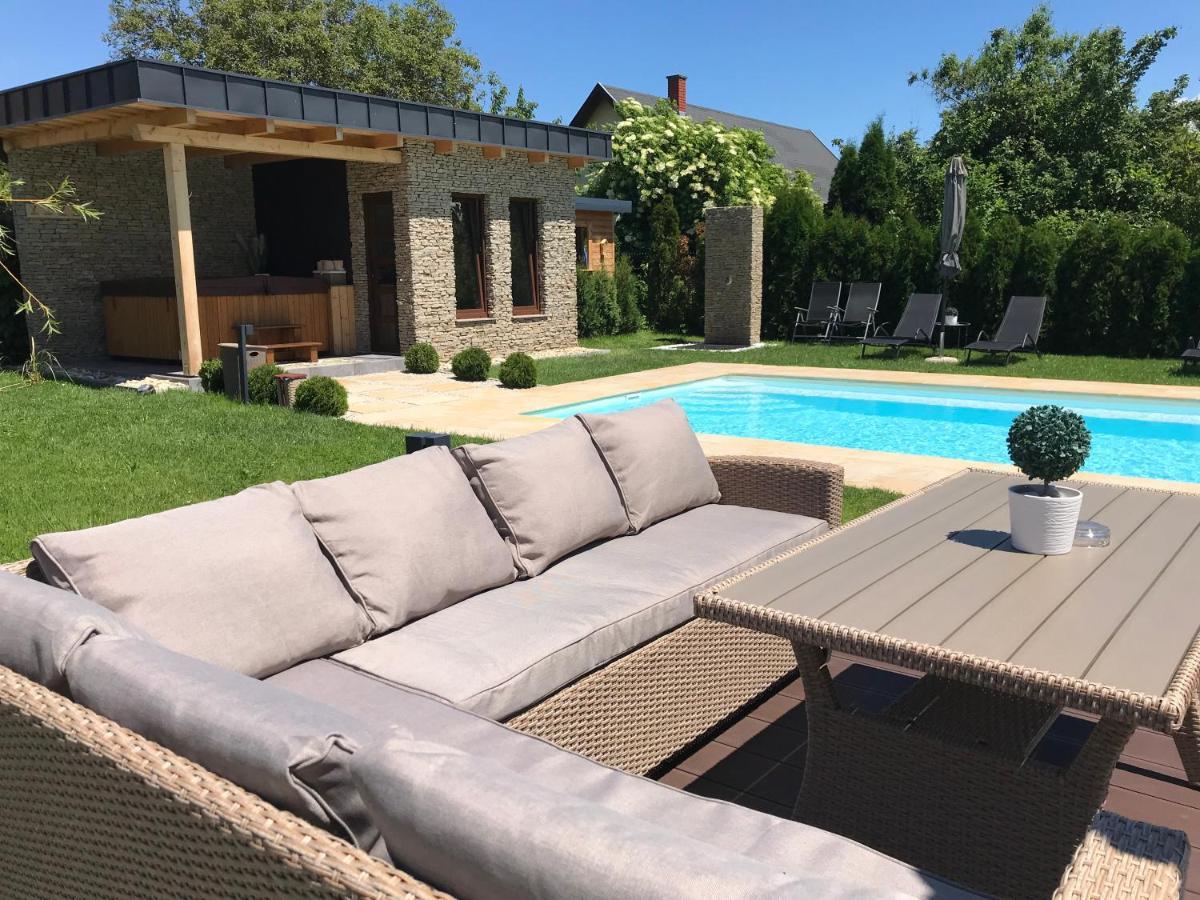 Villa Aruba & Private Spa Suites Keszthely Exterior foto