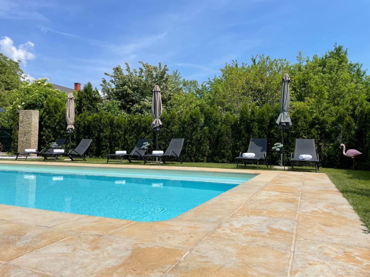 Villa Aruba & Private Spa Suites Keszthely Exterior foto